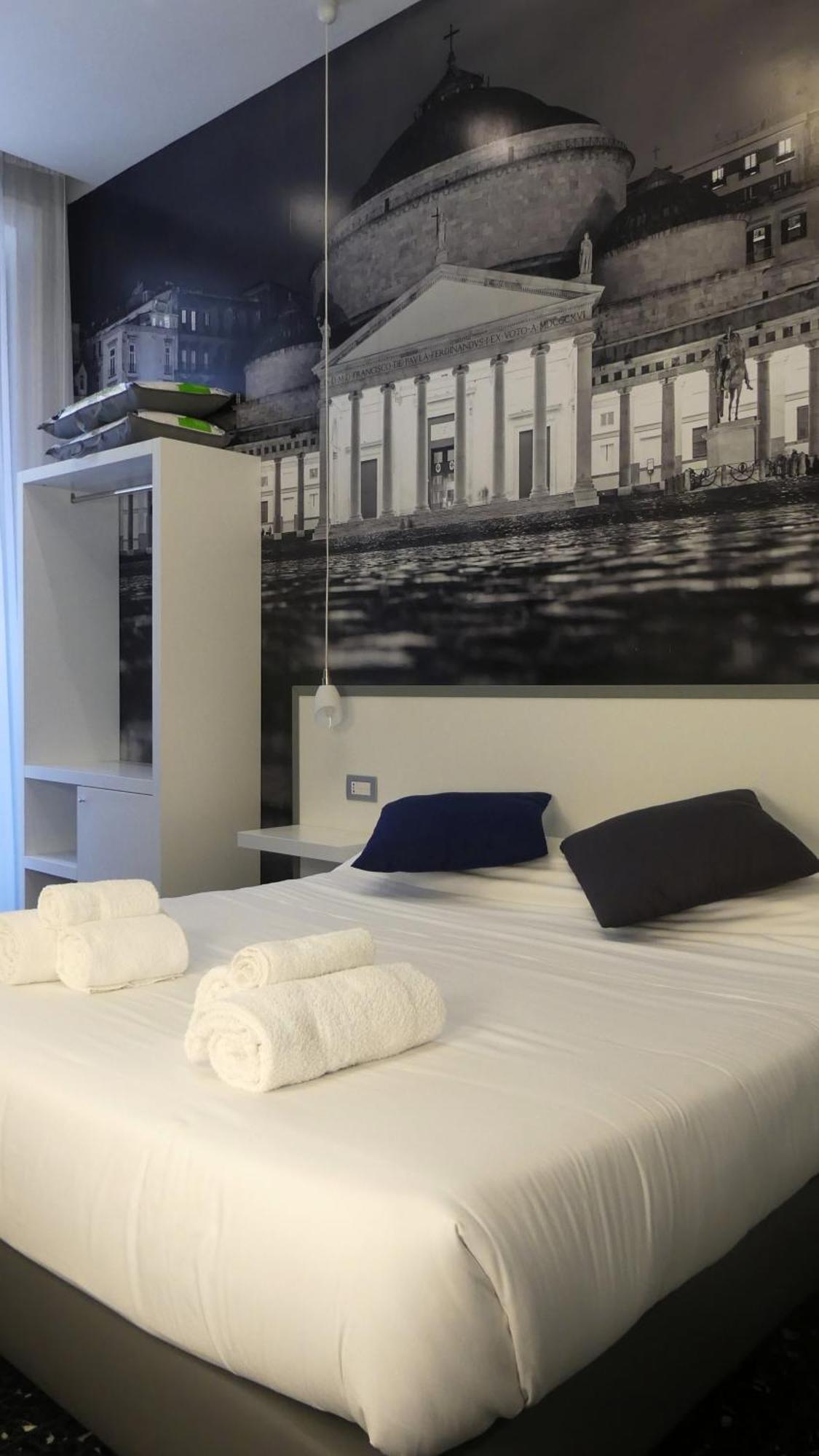 Beverello Rooms Napoli Ngoại thất bức ảnh